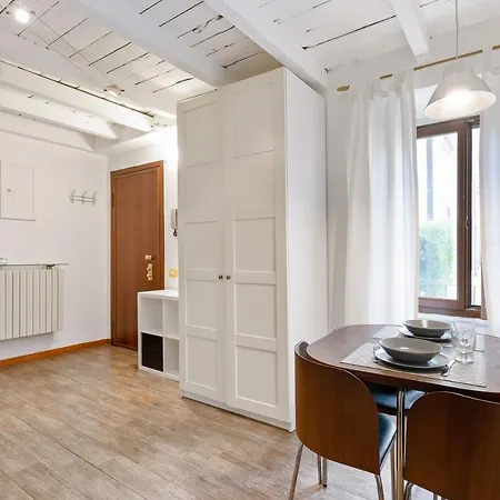 Appartamento Joivy Beautiful For 2 Near Sempione Park